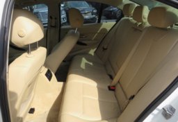 2014 BMW 3 Series - Image 28