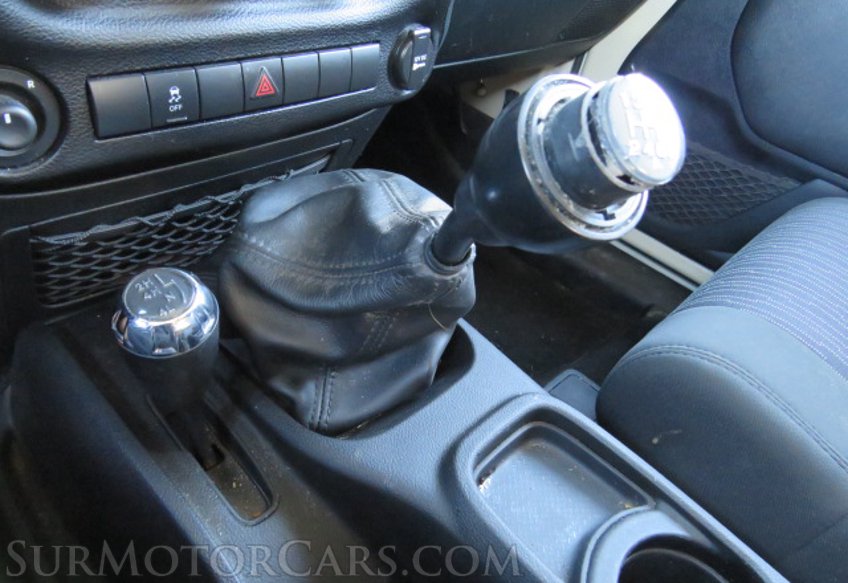 2011 Jeep Wrangler - Image 33