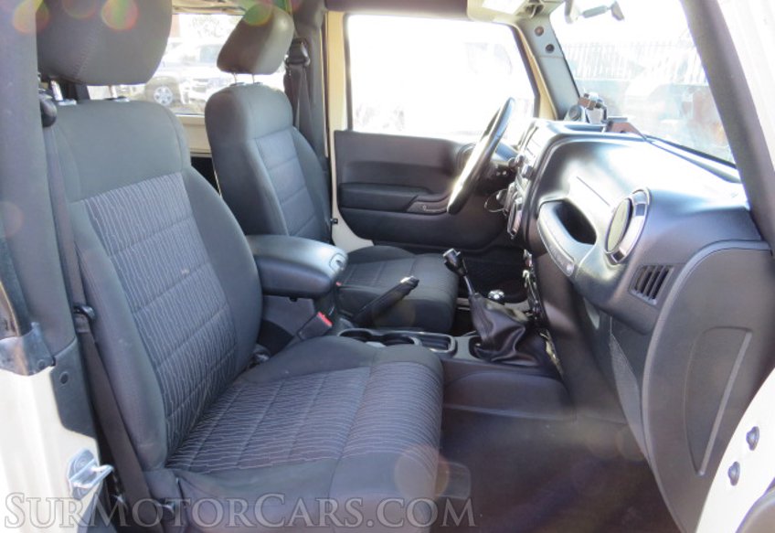 2011 Jeep Wrangler - Image 19