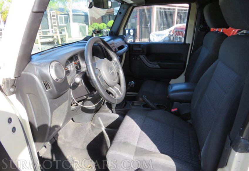 2011 Jeep Wrangler - Image 20