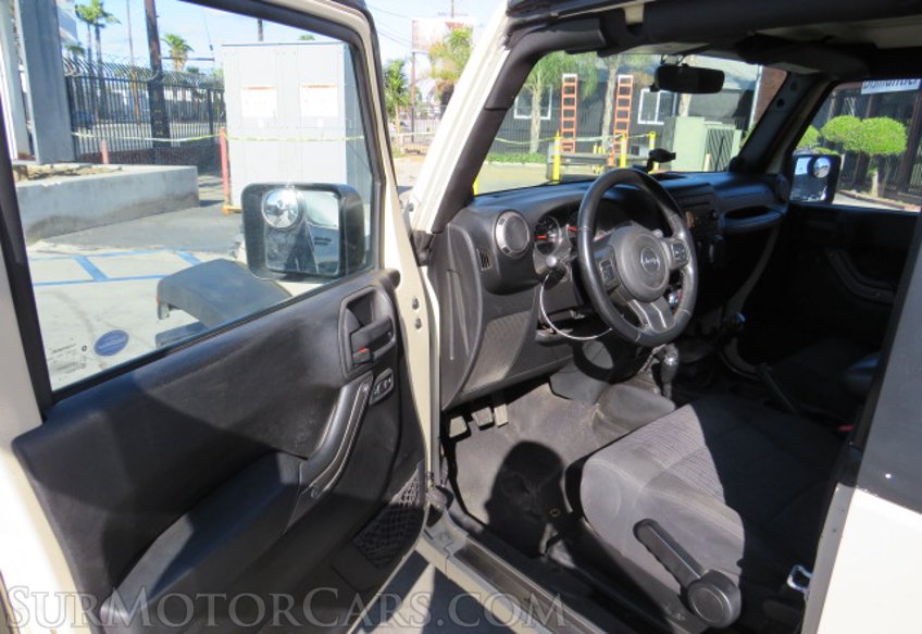 2011 Jeep Wrangler - Image 16