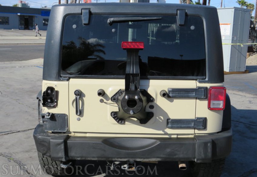 2011 Jeep Wrangler - Image 10