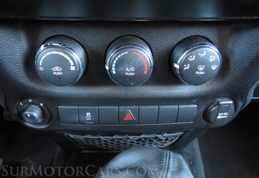 2011 Jeep Wrangler - Image 32