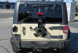 2011 Jeep Wrangler - Image 10