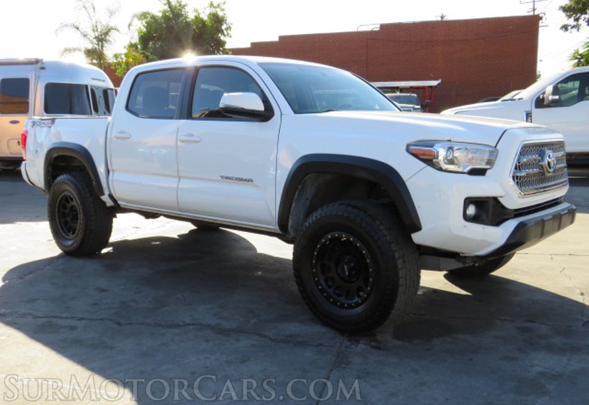 2016 Toyota Tacoma - Image 4