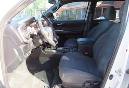 2016 Toyota Tacoma - Image 25