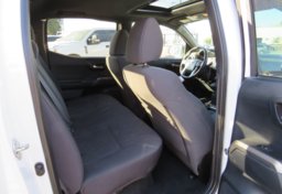 2016 Toyota Tacoma - Image 30