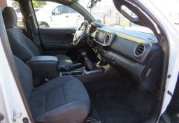 2016 Toyota Tacoma - Image 24