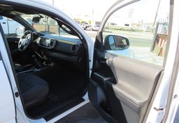 2016 Toyota Tacoma - Image 22