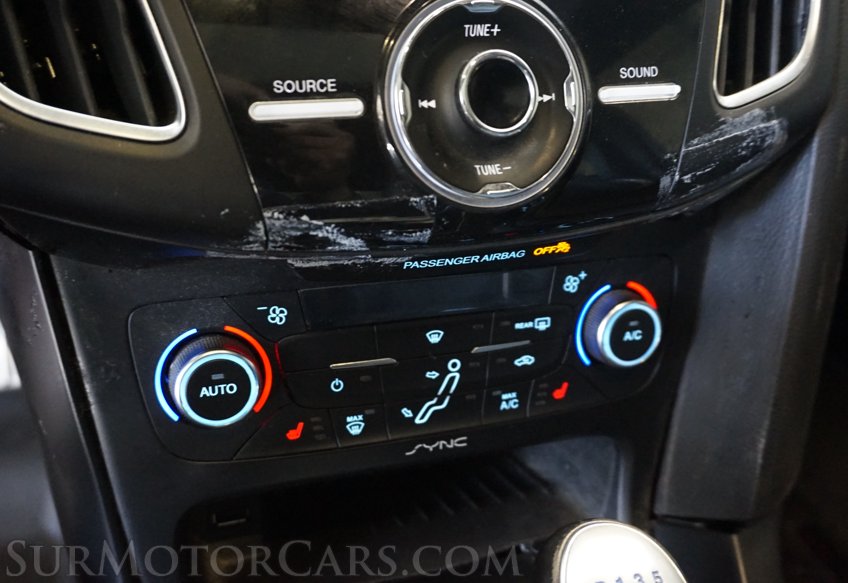 2018 Ford Focus - Image 40