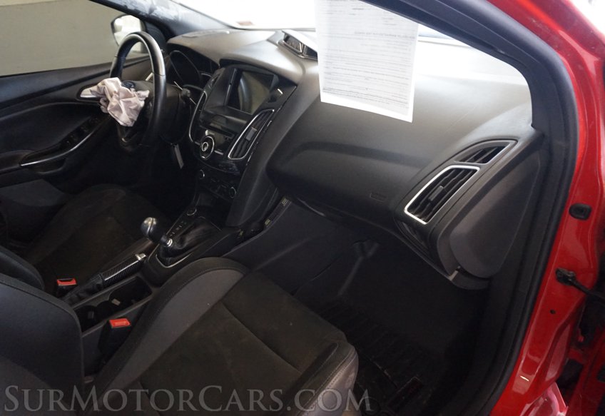 2018 Ford Focus - Image 30