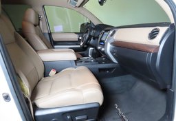 2021 Toyota Tundra - Image 26