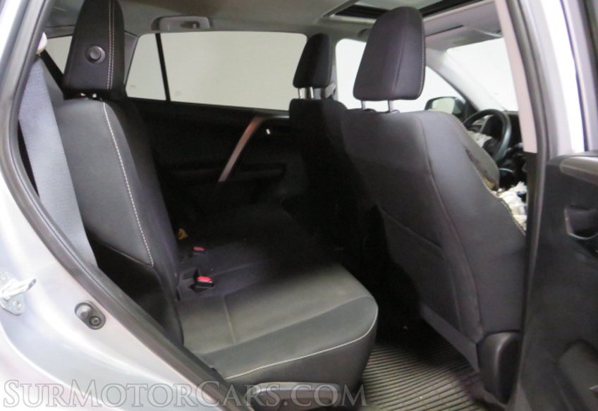 2017 Toyota RAV4 - Image 28