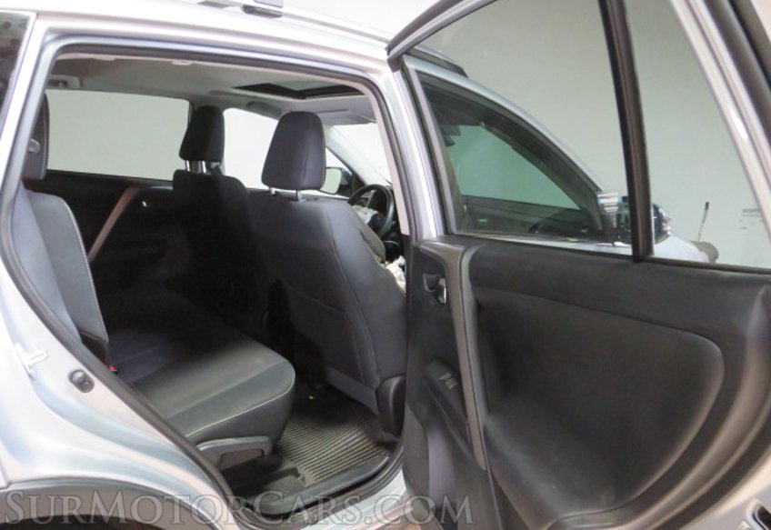 2017 Toyota RAV4 - Image 21