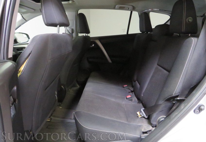 2017 Toyota RAV4 - Image 30