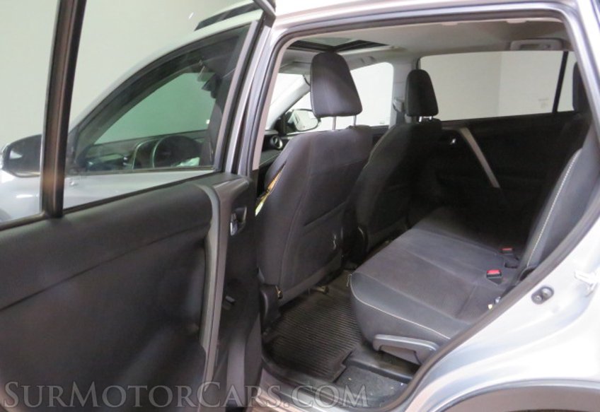 2017 Toyota RAV4 - Image 27