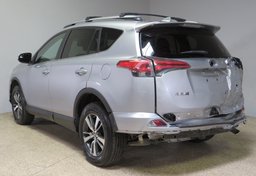 2017 Toyota RAV4 - Image 6