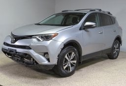 2017 Toyota RAV4 - Image 3