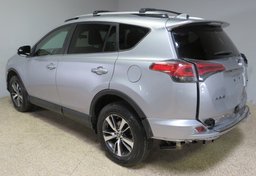 2017 Toyota RAV4 - Image 8