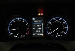 2017 Toyota RAV4 - Image 38