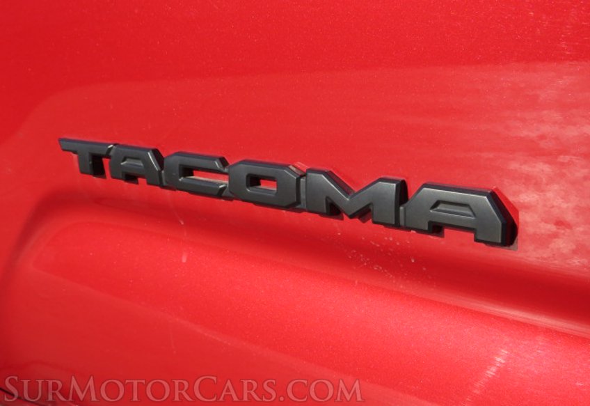 2019 Toyota Tacoma - Image 18