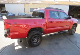 2019 Toyota Tacoma - Image 10