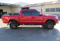 2019 Toyota Tacoma - Image 6
