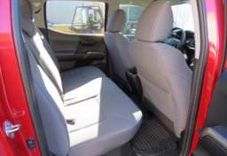 2019 Toyota Tacoma - Image 31