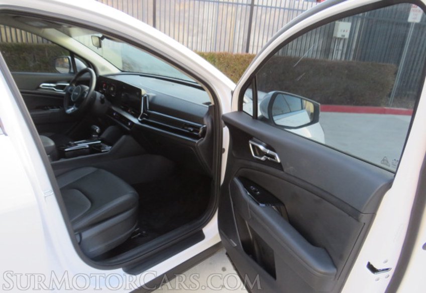 2023 Kia Sportage - Image 23