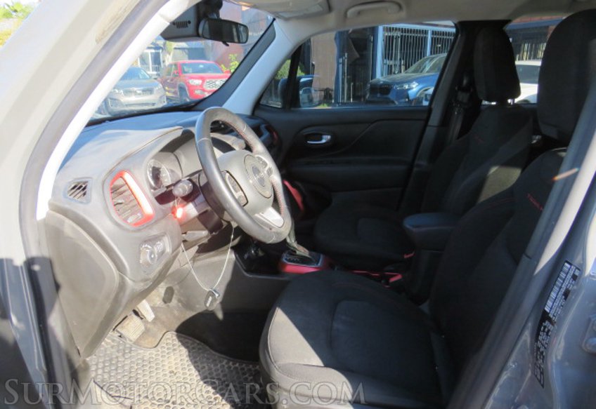 2019 Jeep Renegade - Image 23