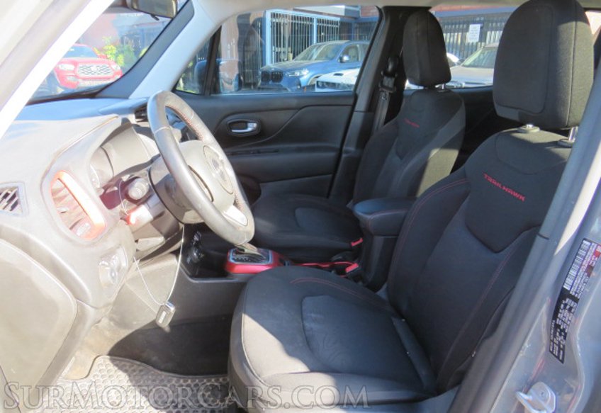 2019 Jeep Renegade - Image 24