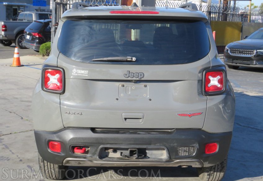 2019 Jeep Renegade - Image 12