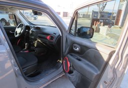 2019 Jeep Renegade - Image 26