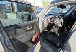 2019 Jeep Renegade - Image 22