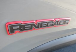2019 Jeep Renegade - Image 20