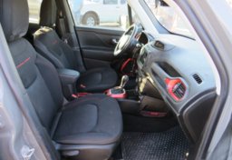 2019 Jeep Renegade - Image 27