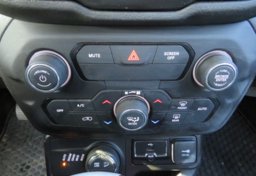 2019 Jeep Renegade - Image 42