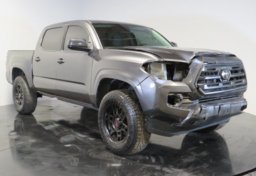 2018 Toyota Tacoma - Image 4