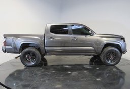 2018 Toyota Tacoma - Image 6