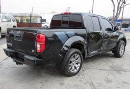 2020 Nissan Frontier - Image 8