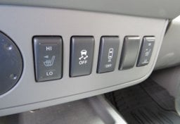 2020 Nissan Frontier - Image 41