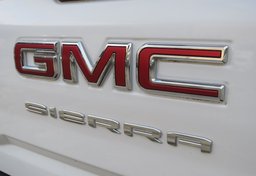 2022 GMC Sierra 2500HD - Image 19