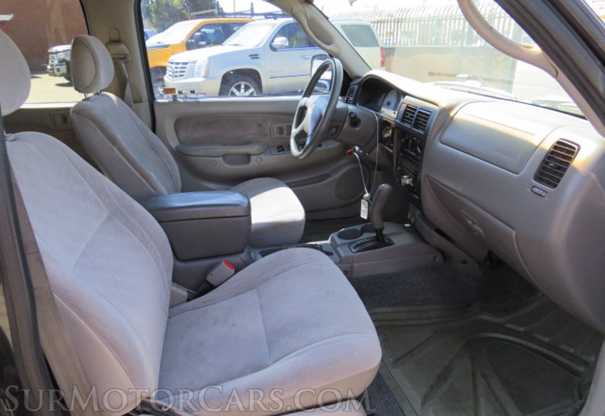 2002 Toyota Tacoma - Image 28