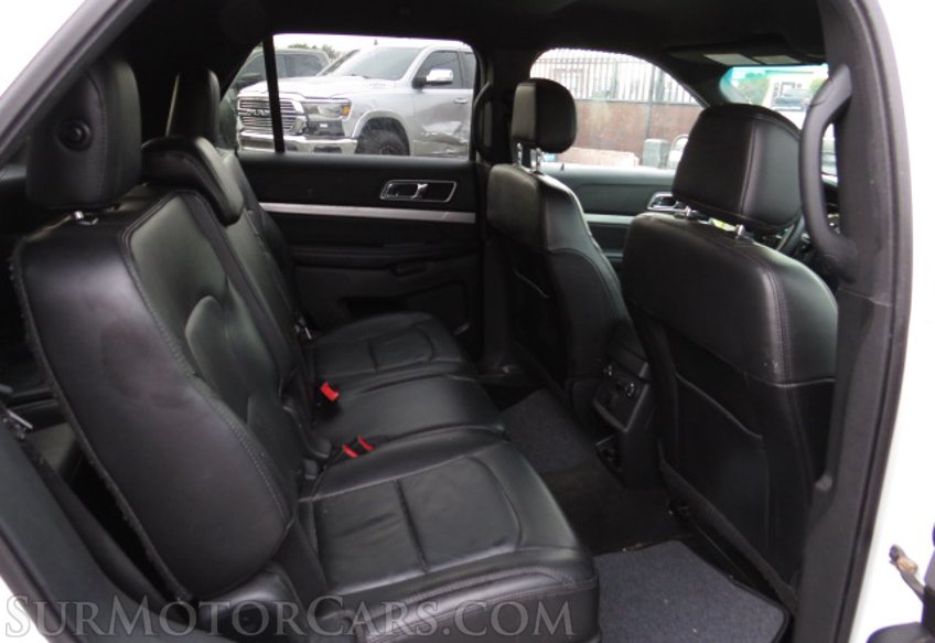2017 Ford Explorer - Image 32