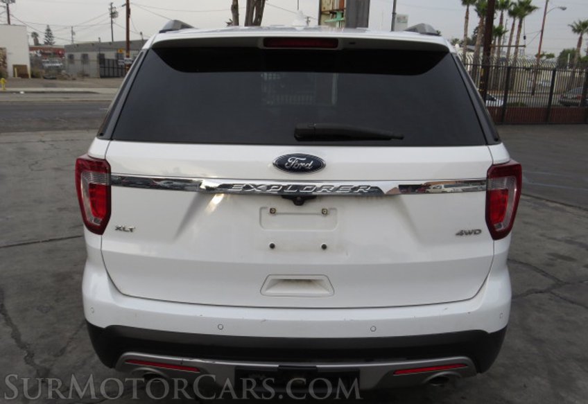 2017 Ford Explorer - Image 10