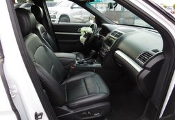 2017 Ford Explorer - Image 28