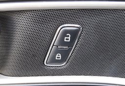 2017 Ford Explorer - Image 44