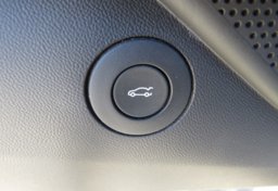 2017 Chevrolet Camaro - Image 38