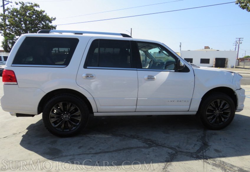 2015 Lincoln Navigator - Image 9