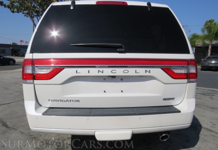 2015 Lincoln Navigator - Image 6